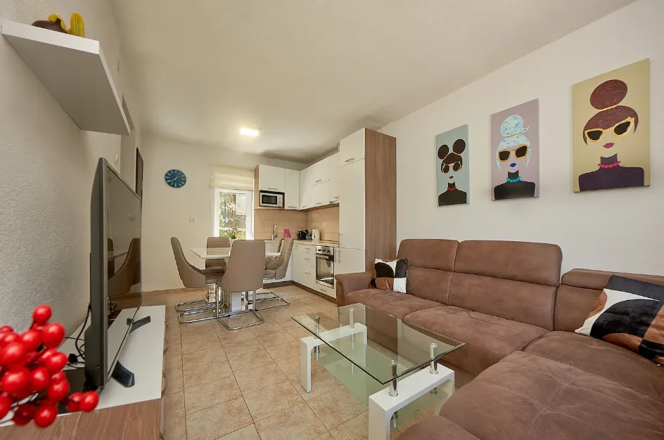 6104 Kuca sa placem 610m2 1r 610m2